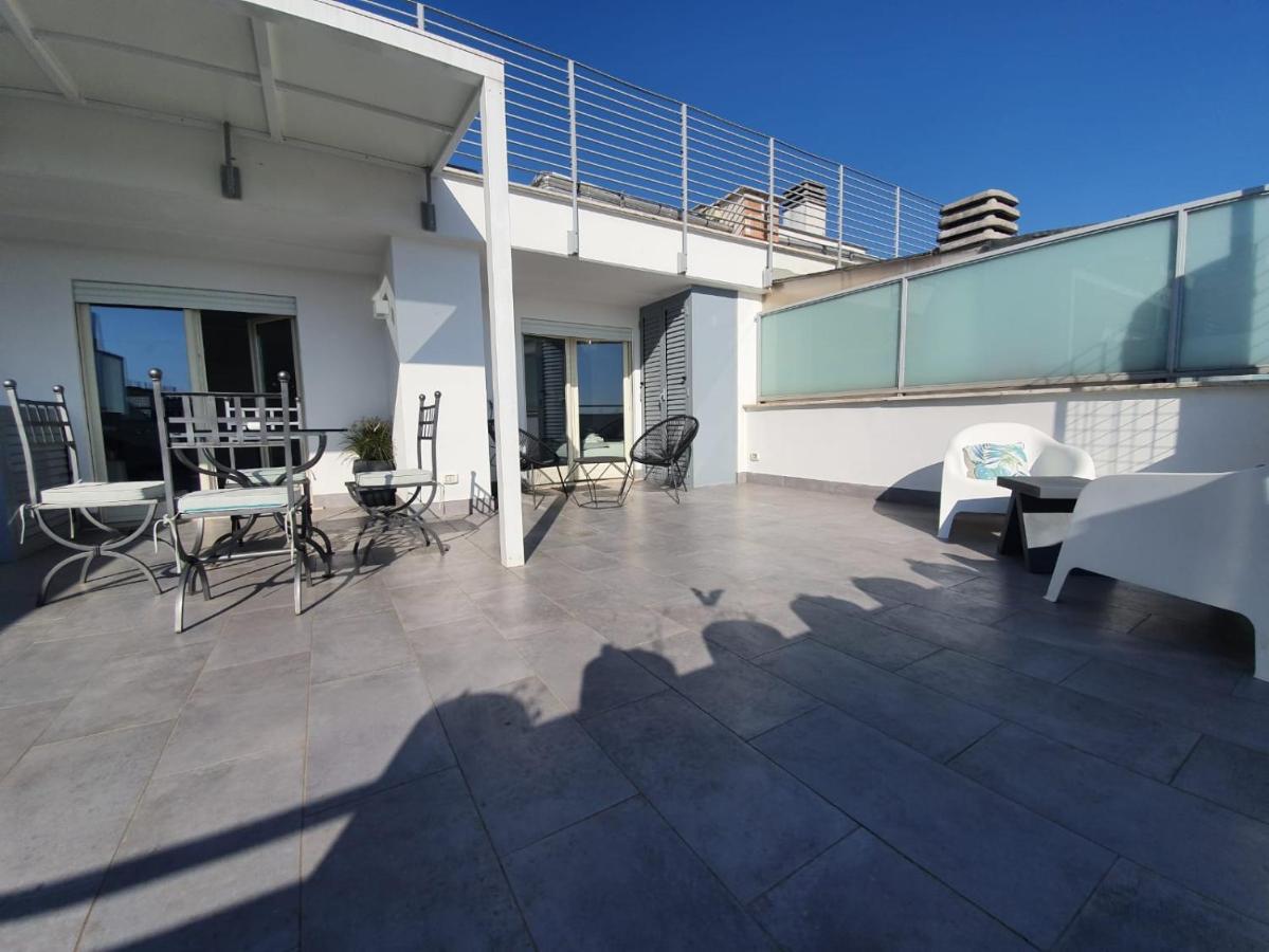 Penthouse 41 In Trastevere With Big Terrace Roma Eksteriør bilde